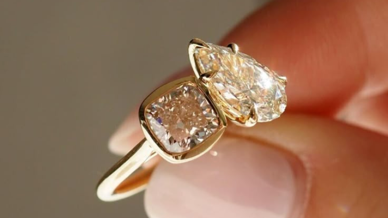 toi et moi engagement ring