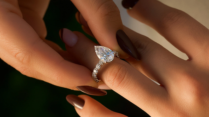 pear shaped moissanite ring