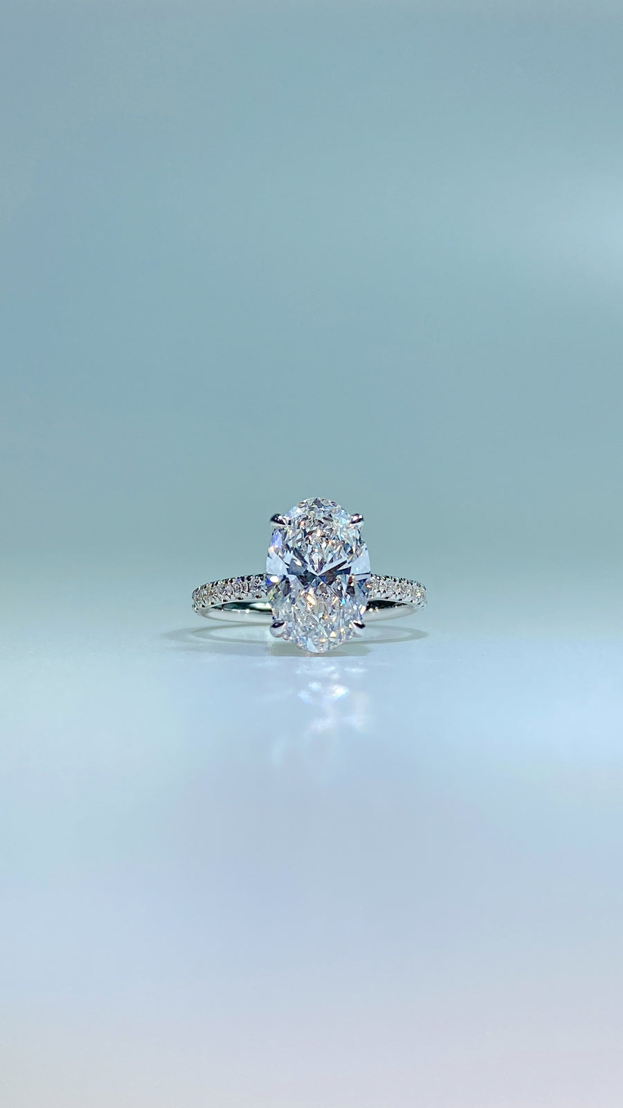 The Pave Kamellie · 3.0 Carat Oval Lab Diamond