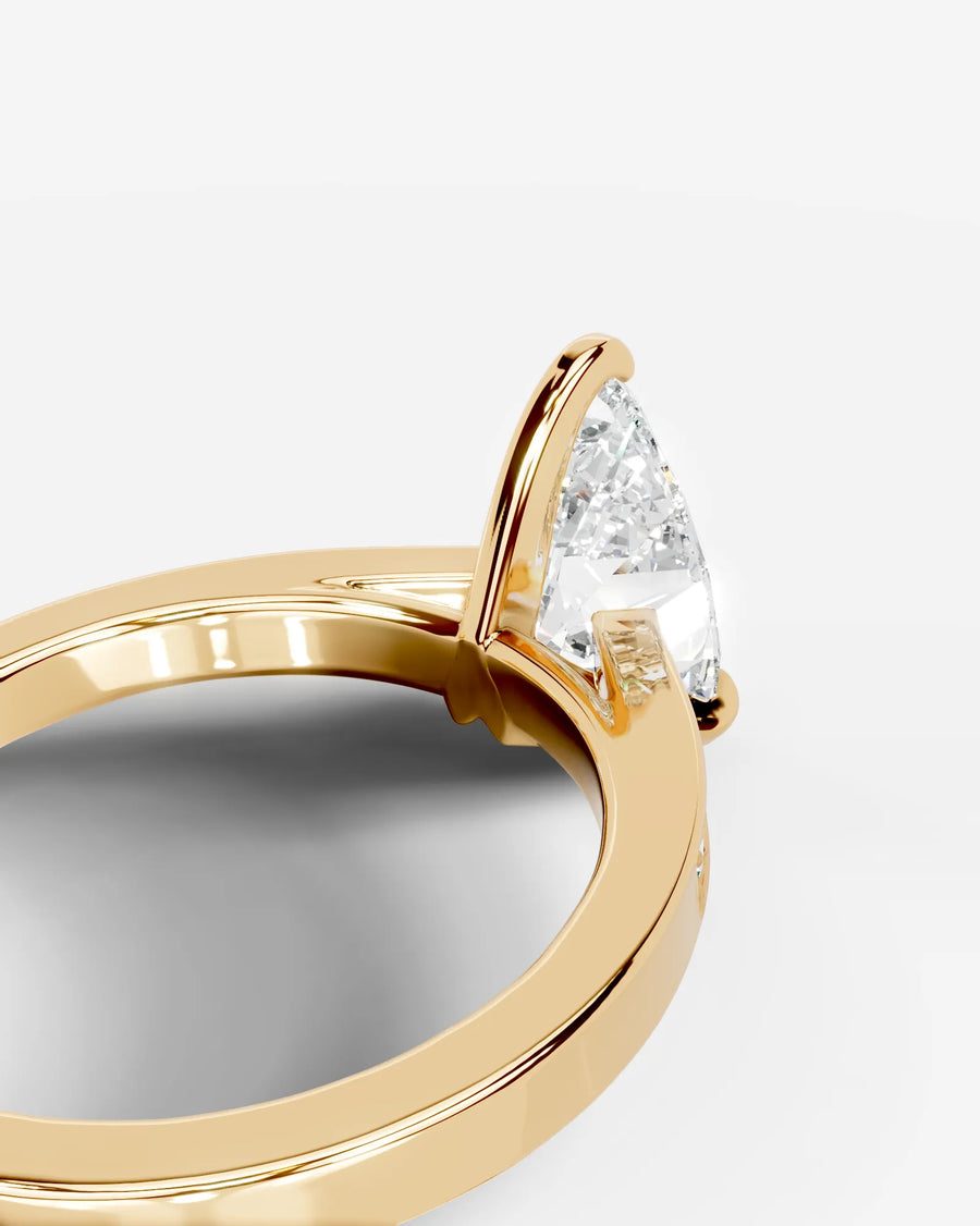 Margaret (Pear) 18k Yellow Gold 002
