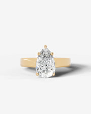 Nola (Pear) 18k Yellow Gold 001