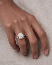 Sherry (Elongated Radiant) Platinum 006