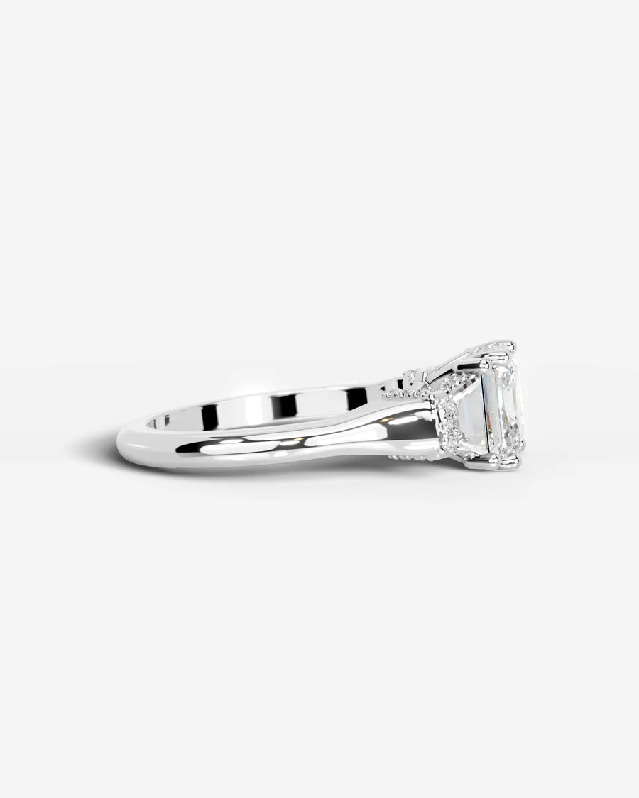 Viola (Asscher) Platinum 004