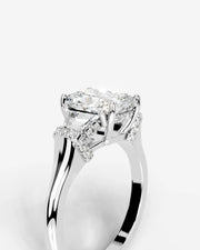 Viola (Elongated Cushion) 18k White Gold 006
