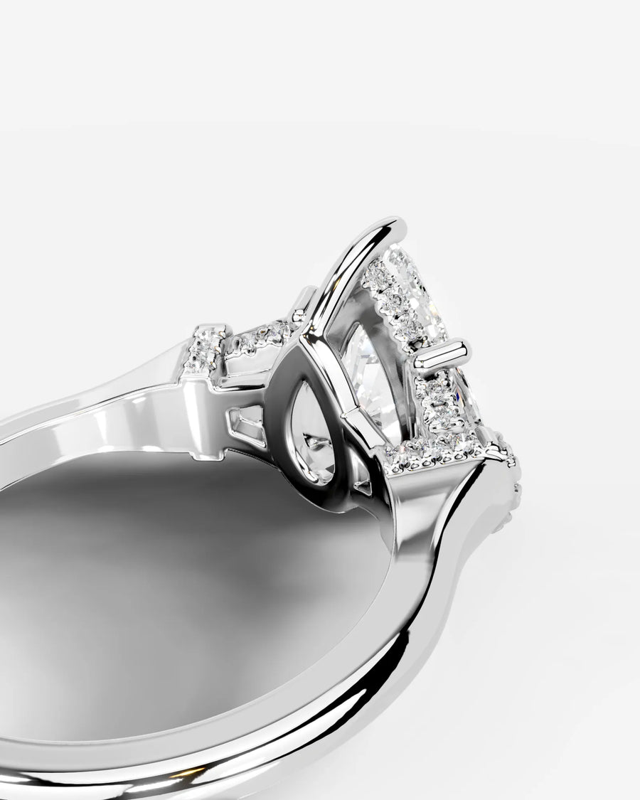 Viola (Pear) 18k White Gold 003
