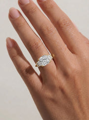 Viola (Cushion) 18k Yellow Gold 002