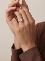 Hazel (Pear) 14k Yellow Gold 004
