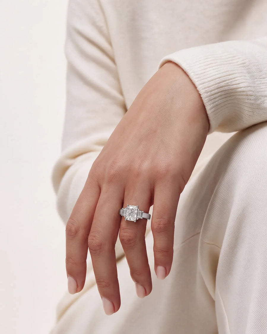 Selena (Elongated Radiant) 18k White Gold 006