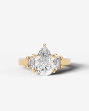 Selena (Pear) 18k Yellow Gold 001