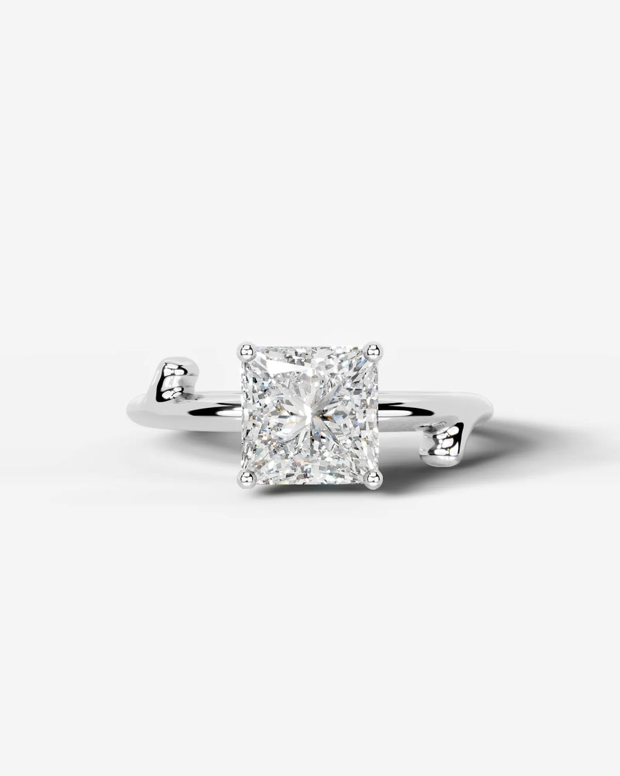 Nature's Embrace (Princess) 18k White Gold 001