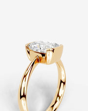 Lois (Elongated Cushion) 18k Yellow Gold 005