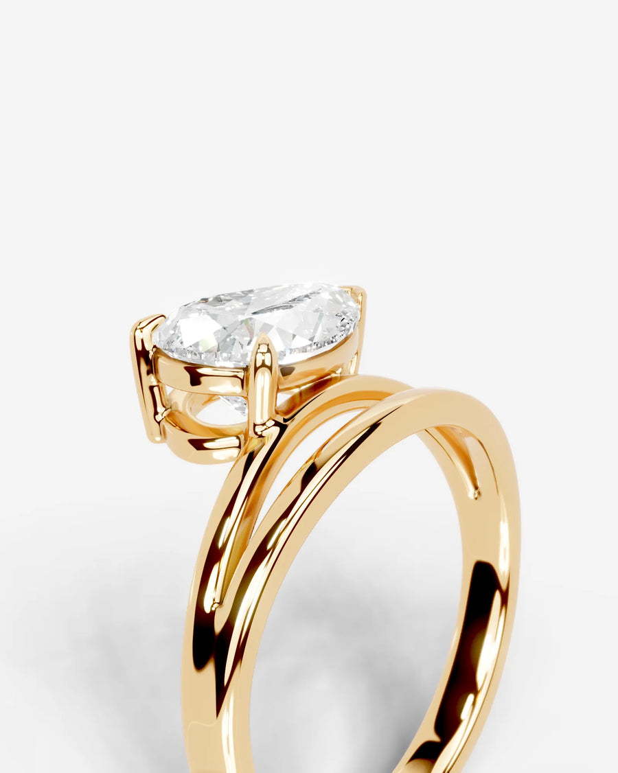 Polly (Pear) 18k Yellow Gold 004