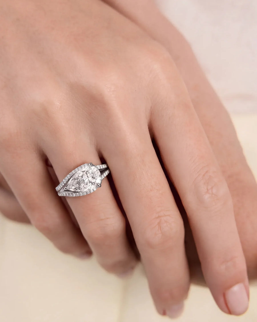 Sia Halo (Pear) 18k White Gold 006