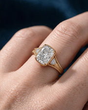 Tessa (Elongated Cushion) 18k Yellow Gold 006
