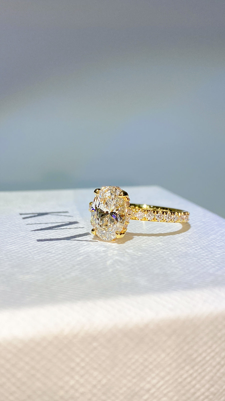 The Pave Kamellie · 1.5 Carat Oval Lab Diamond