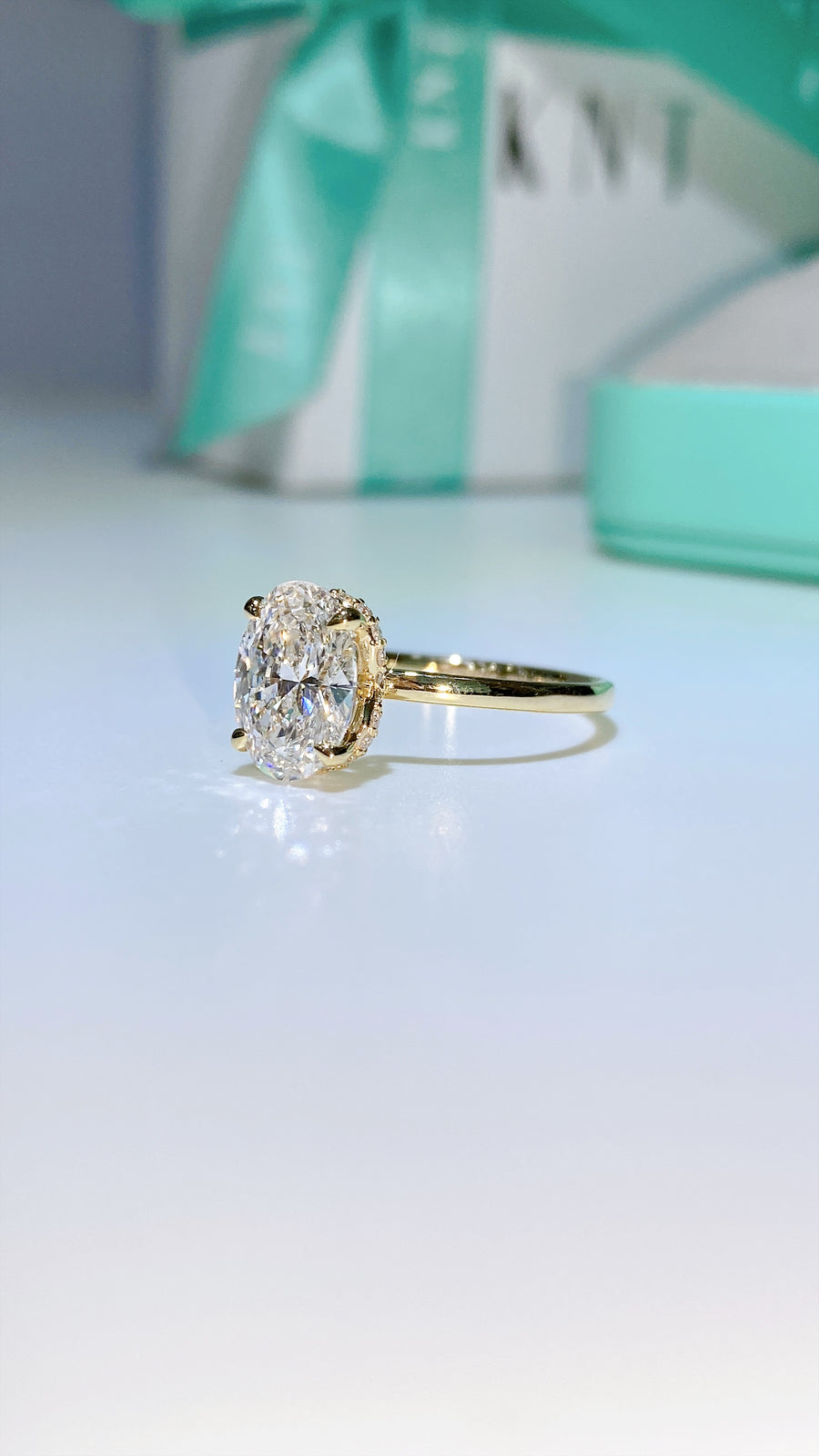 The Solitaire Margot · 2.0 Carat Oval Lab Diamond