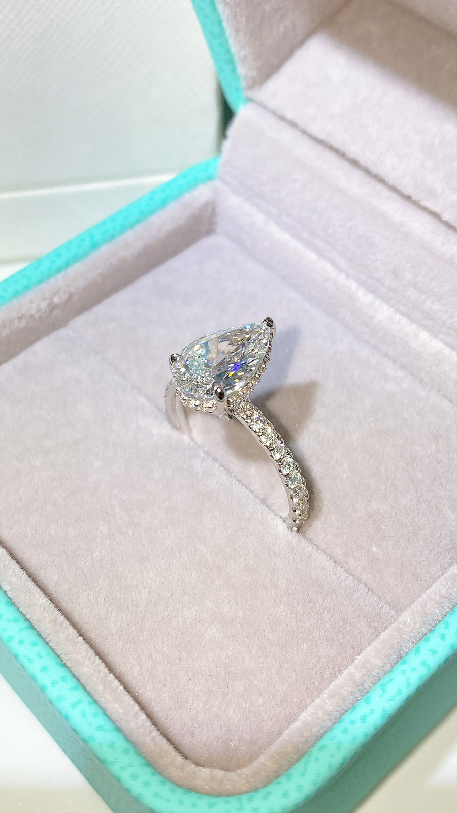The Pave Kamellie - 2.0 Carat Pear Lab Diamond