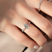  The Daisy Marquise Moissanite Ring 18k White Gold 004