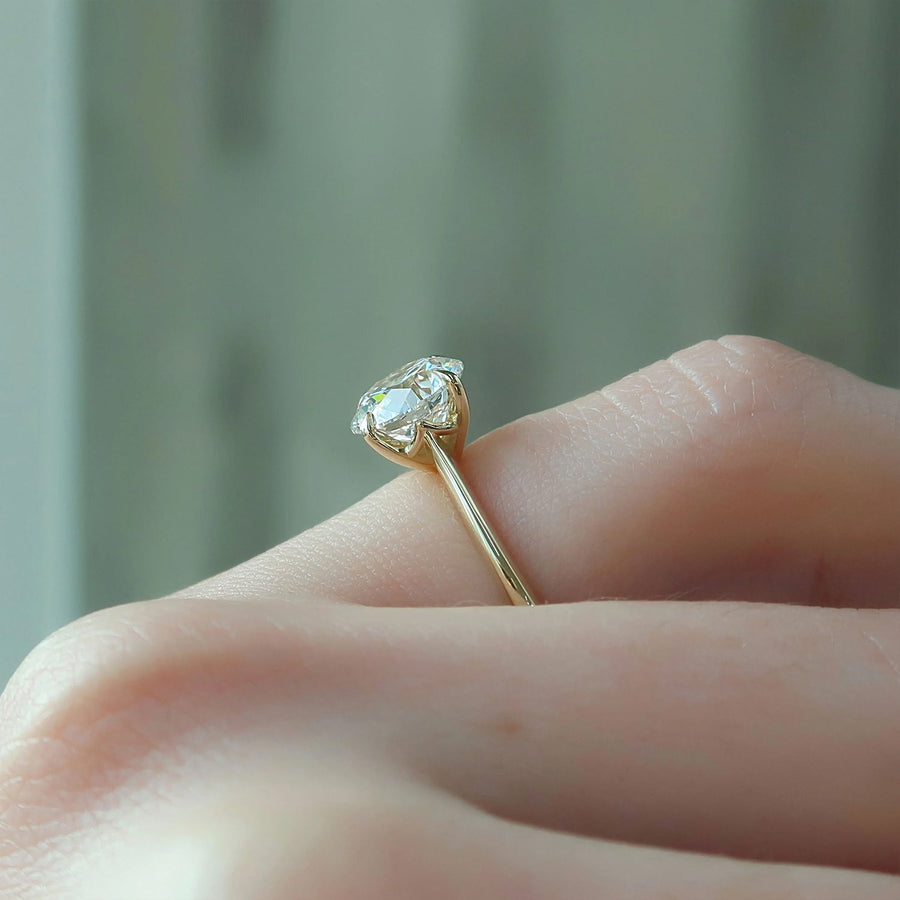  The Katelyn Round Lab Diamond Ring 18k Yellow Gold 003
