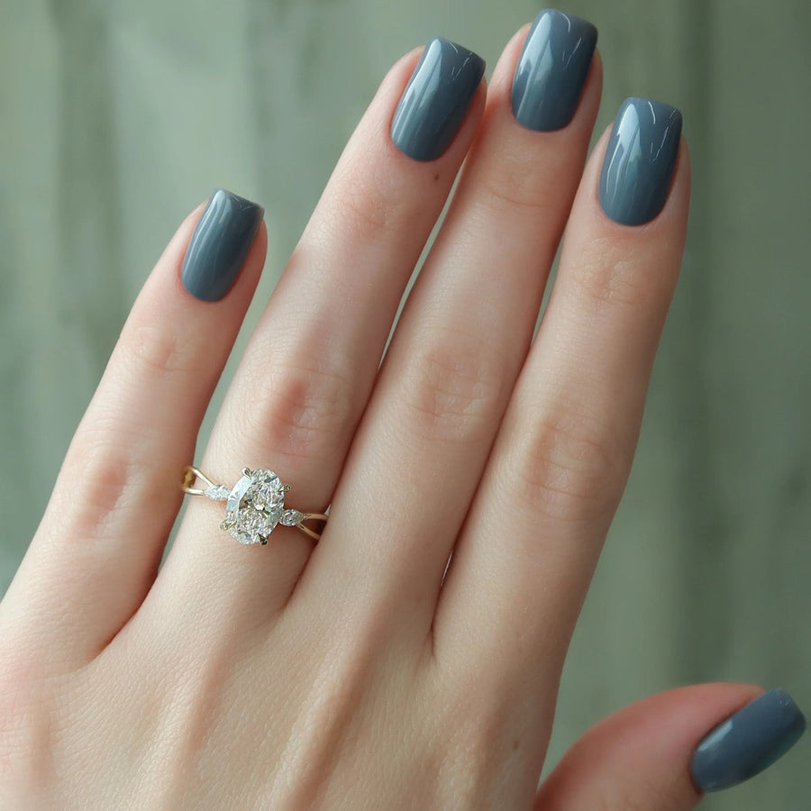  The Kelsey Oval Lab Diamond Ring 18k Yellow Gold 003