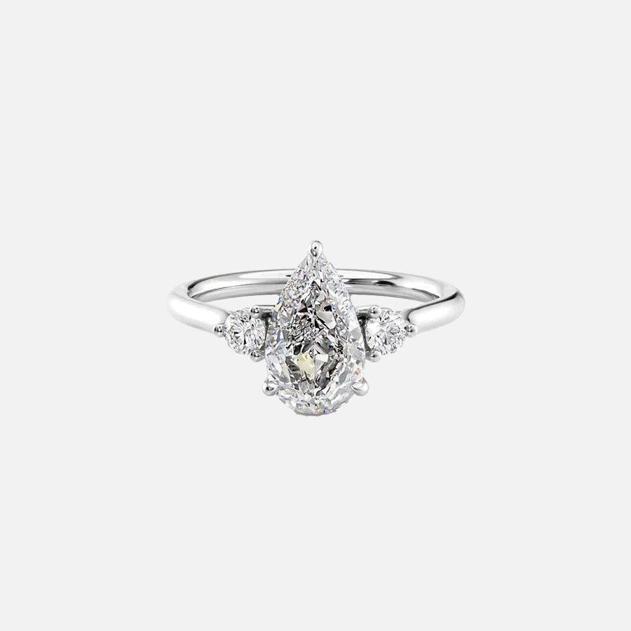  The Lia Pear Lab Diamond Ring 18k White Gold 001