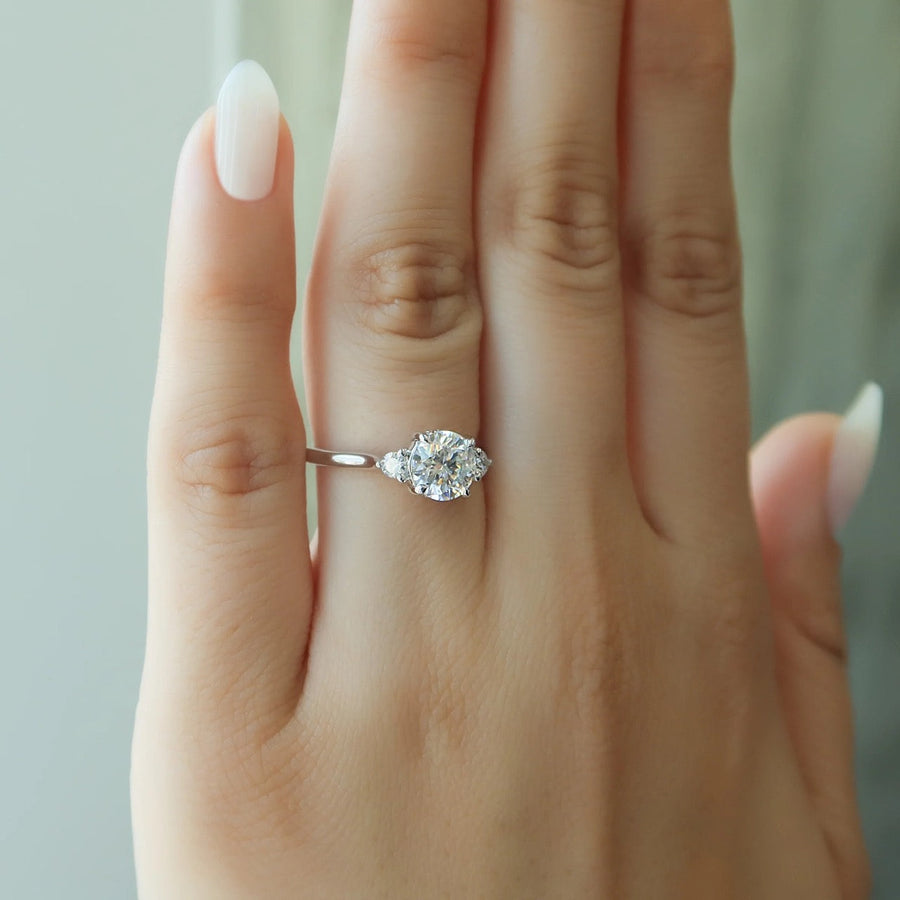  The Lia Round Lab Diamond Ring 18k White Gold 003