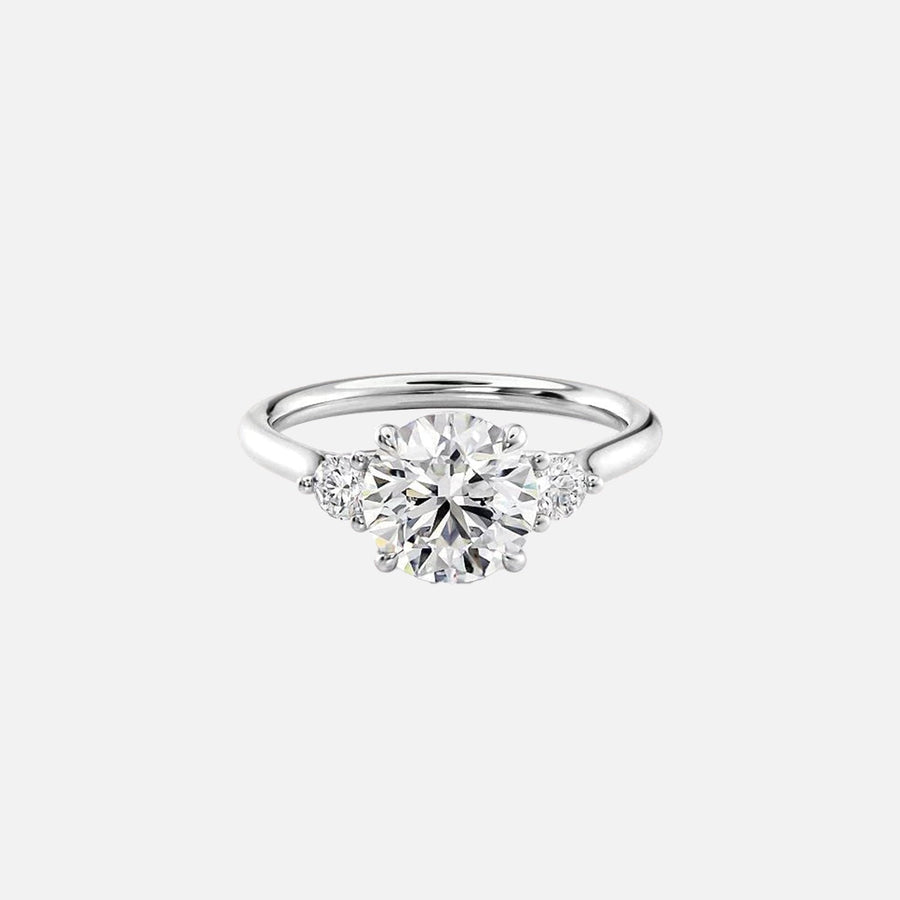  The Lia Round Moissanite Ring 18k White Gold 001
