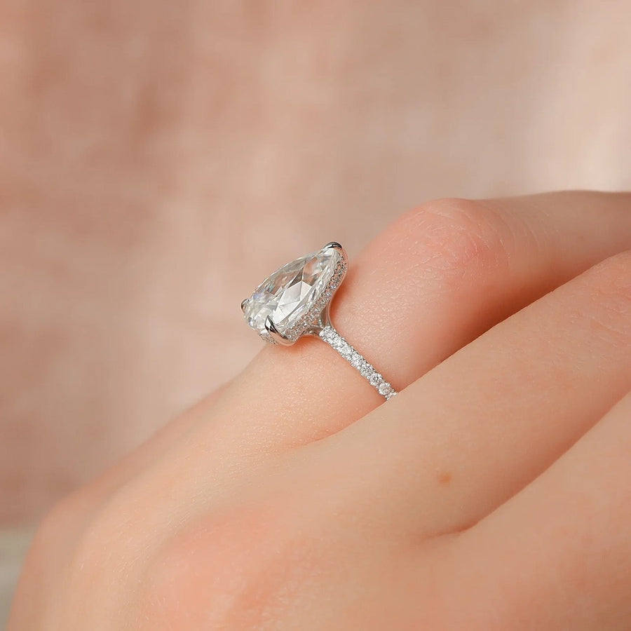  The Mandy Pear Moissanite Ring 18k White Gold 003
