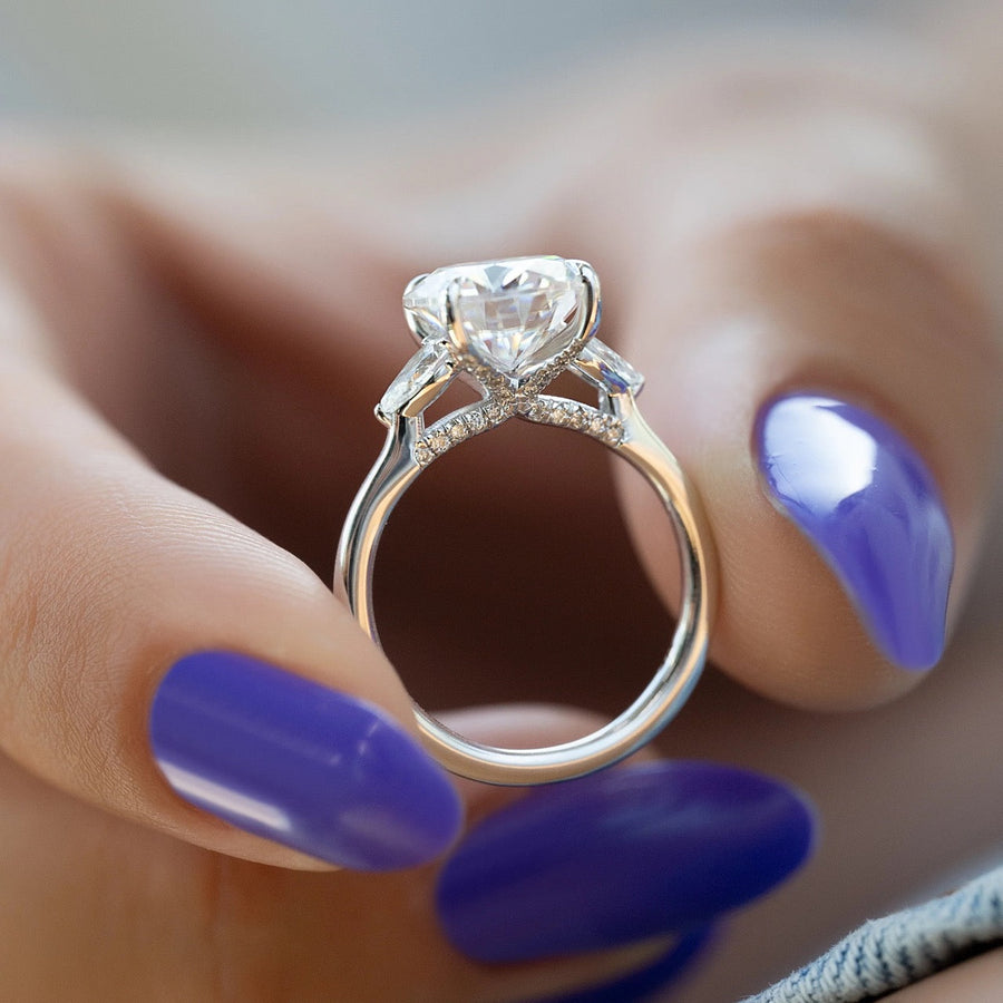  The Megan Pears Round Lab Diamond Ring 18k White Gold 003