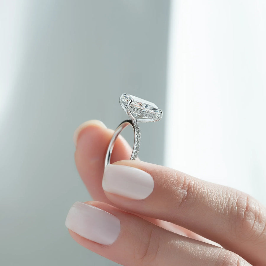  The Pave Crown Kamellie Radiant Moissanite Ring 18k White Gold 005 Final