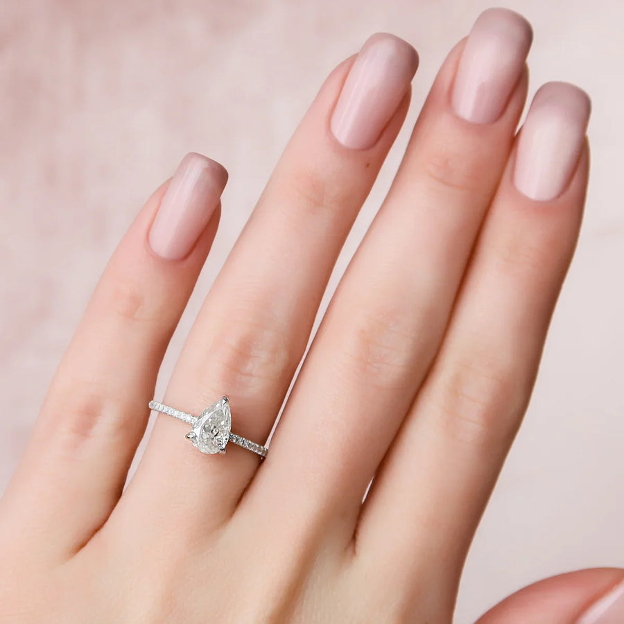  The Pave Kamellie Pear Moissanite Ring 18k White Gold 003