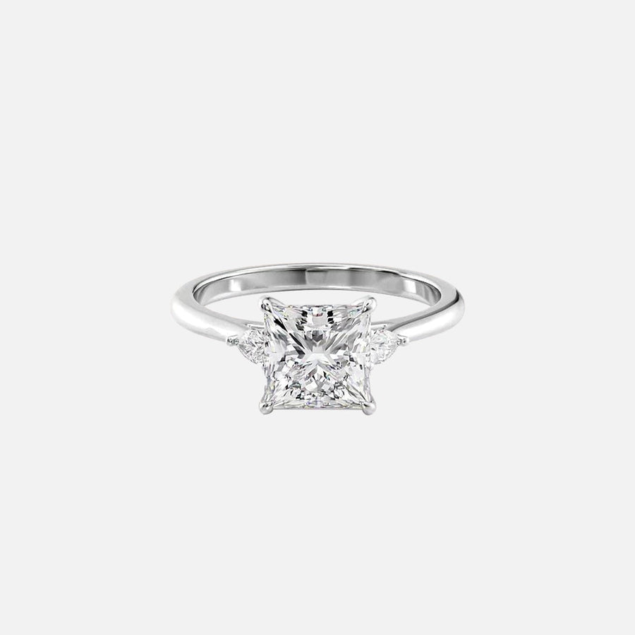  The Pears Liv Princess Moissanite Ring 18k White Gold 001