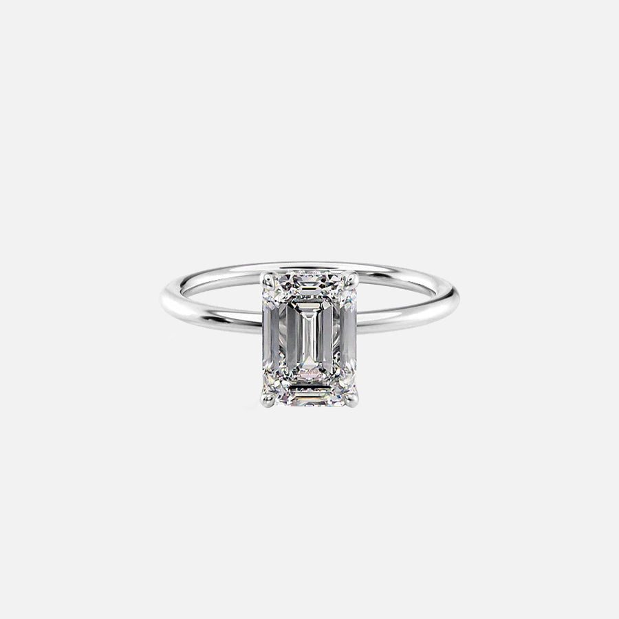  The Solitaire Crown Kamellie Emerald Moissanite Ring 14k White Gold 001