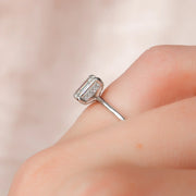  The Solitaire Crown Kamellie Emerald Moissanite Ring 18k White Gold 004 Final