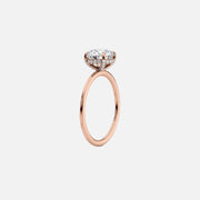  The Solitaire Crown Kamellie Oval Moissanite Ring 18k Rose Gold 001