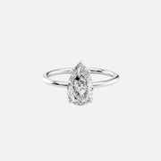  The Solitaire Crown Kamellie Pear Moissanite Ring 14k White Gold 001