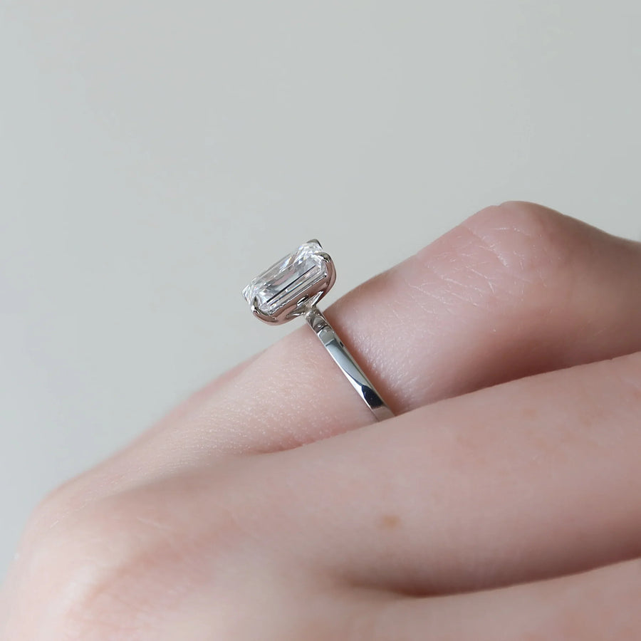  The Solitaire Eleanor Emerald Lab Diamond Ring 18k White Gold 003