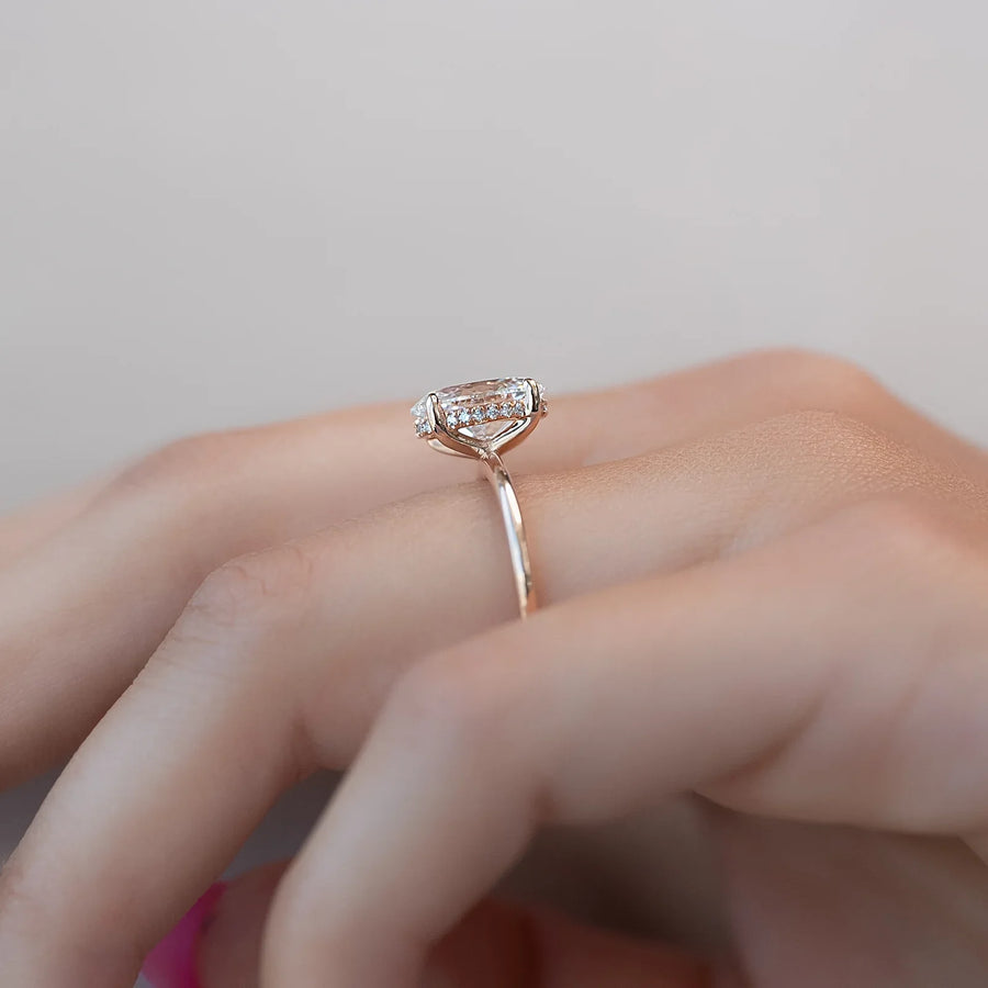  The Solitaire Kamellie Oval Lab Diamond Ring 18k Rose Gold 003