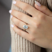  The Solitaire Kamellie Oval Lab Diamond Ring 18k Yellow Gold 004 Final