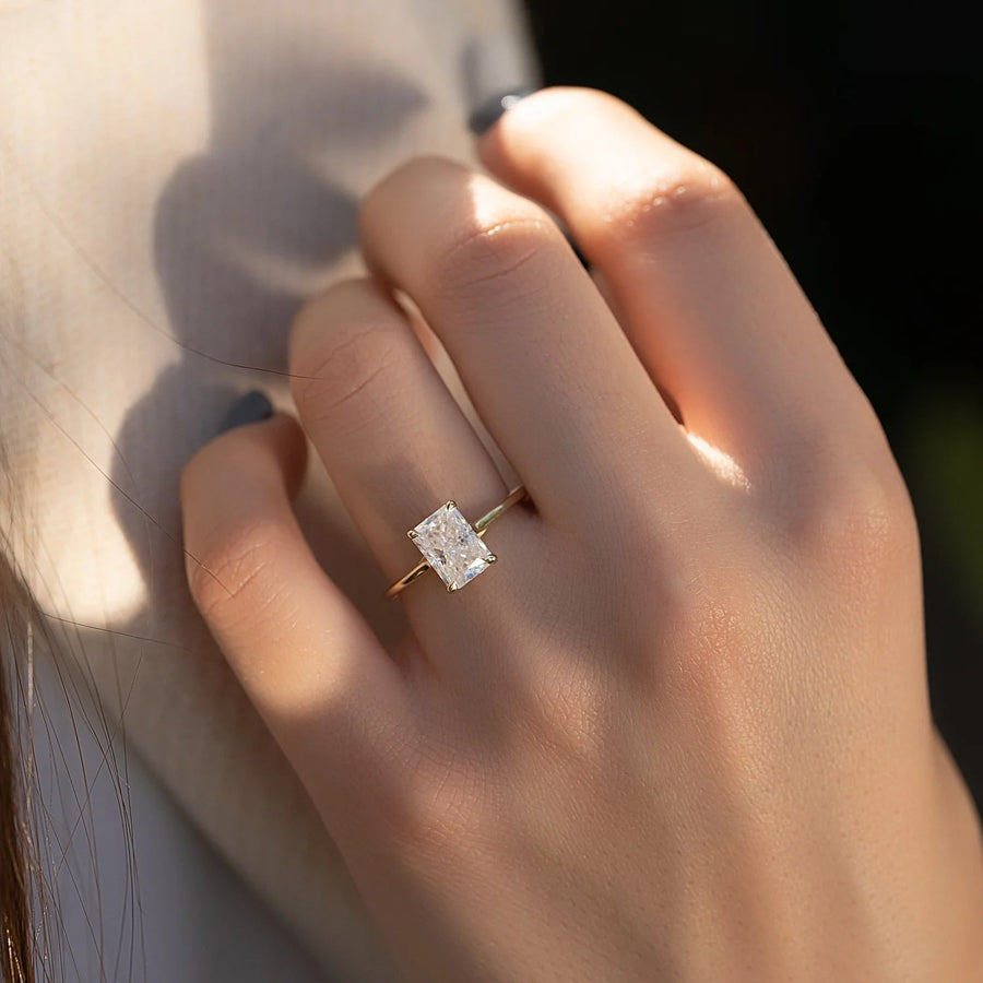  The Solitaire Lexie Radiant Lab Diamond Ring 18k Yellow Gold 003
