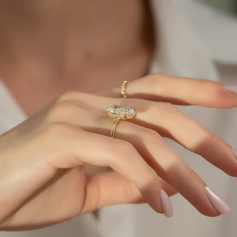  The Solitaire Lily Pear Lab Diamond Ring 18k Yellow Gold 004