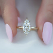 The Solitaire Low Profile Kamellie Marquise Lab Diamond Ring 18k Yellow Gold 004