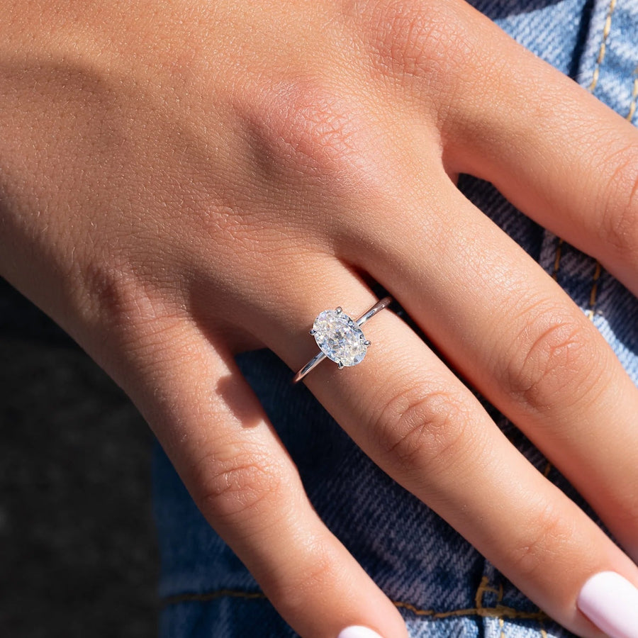  The Solitaire Low Profile Kamellie Oval Lab Diamond Ring 14k White Gold 004