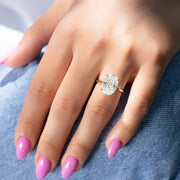  The Solitaire Low Profile Kamellie Oval Lab Diamond Ring 18k Yellow Gold 004