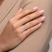  The Solitaire Margot Pear Moissanite Ring 18k White Gold 003