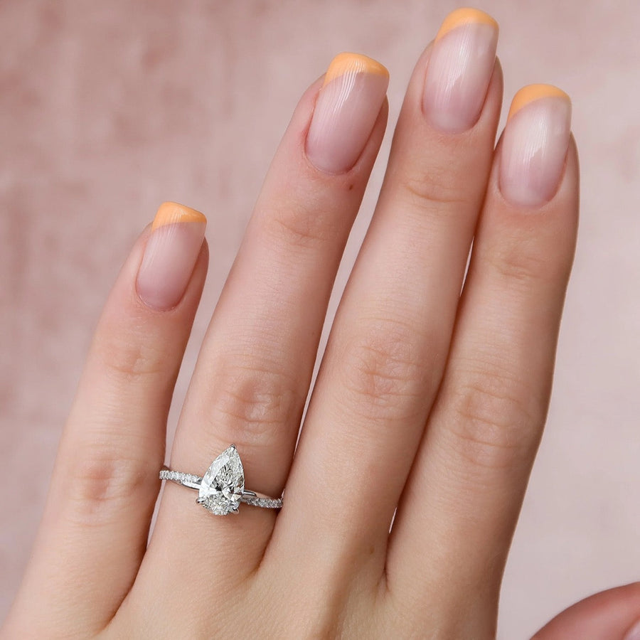  The Stacey Pear Lab Diamond Ring 18k White Gold 003
