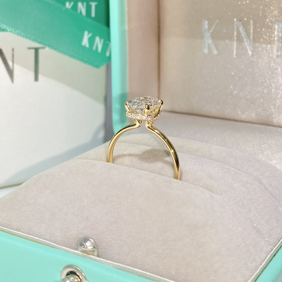 The Solitaire Margot Oval Lab Diamond Ring