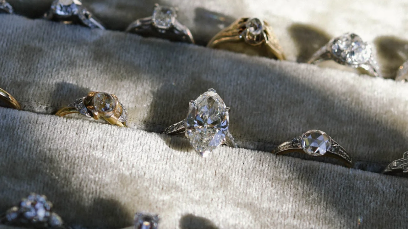 retro style engagement rings